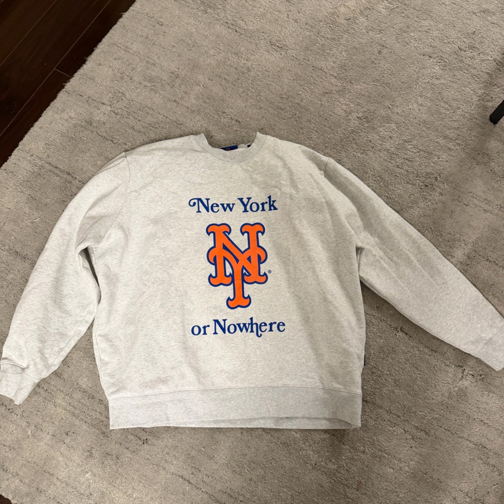 New York Crewneck Sweater - Gray - Picture 3 of 5